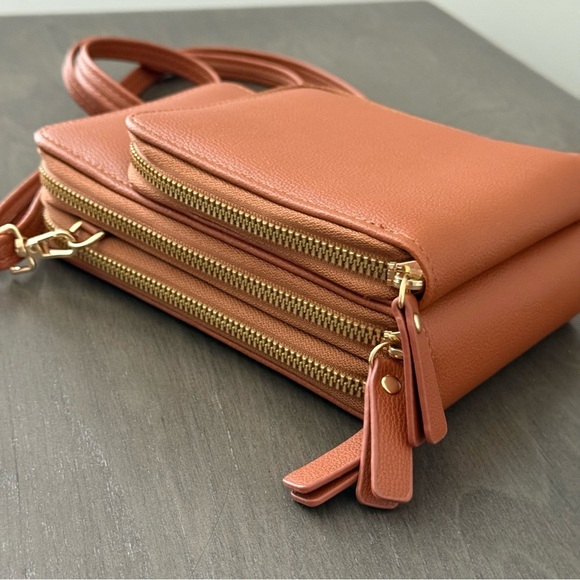 Malibu Skye Brianna Triple Zipper Crossbody Handbag Brown - Picture 5 of 13